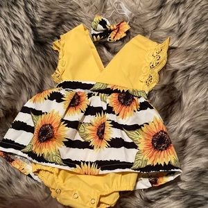 Baby girls sunflower sun dress with bow 3-6m